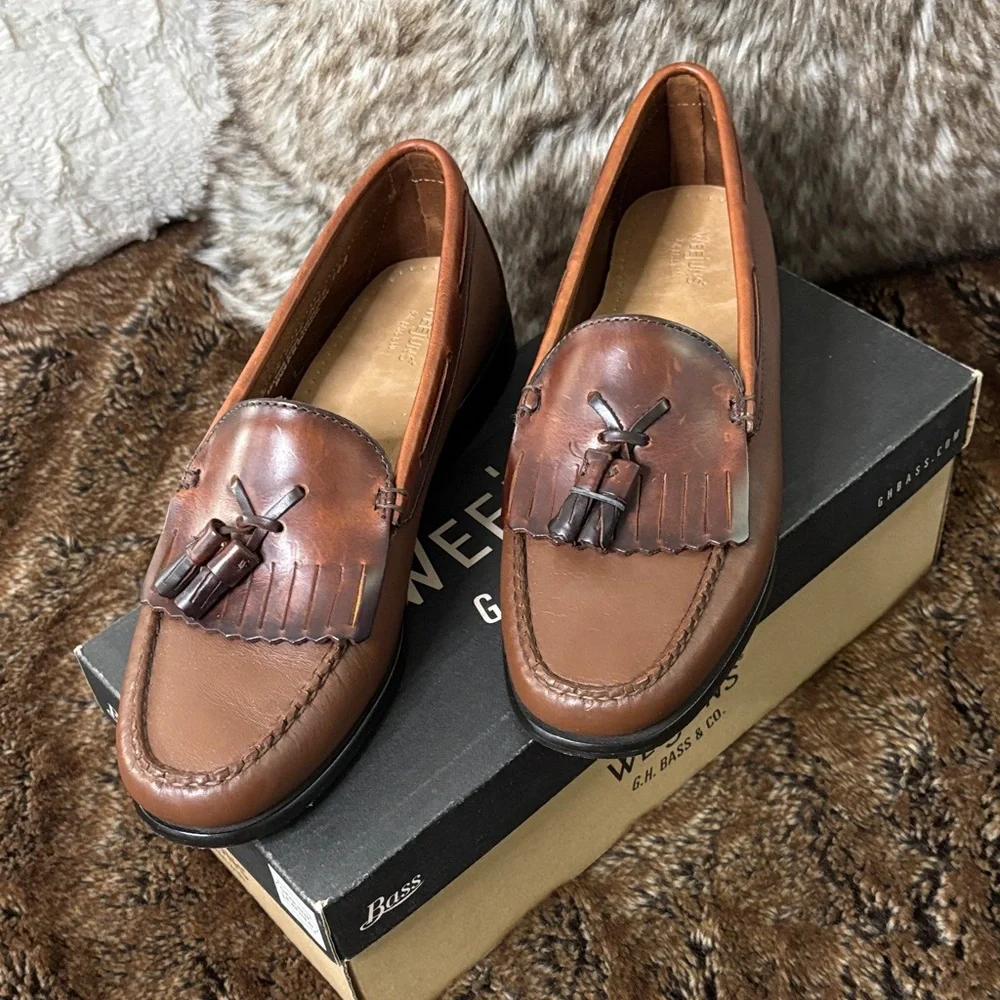 GH Bass Women’s 9.5 Genuine Leather Brown Tassel Loafers - Picture 2 of 11